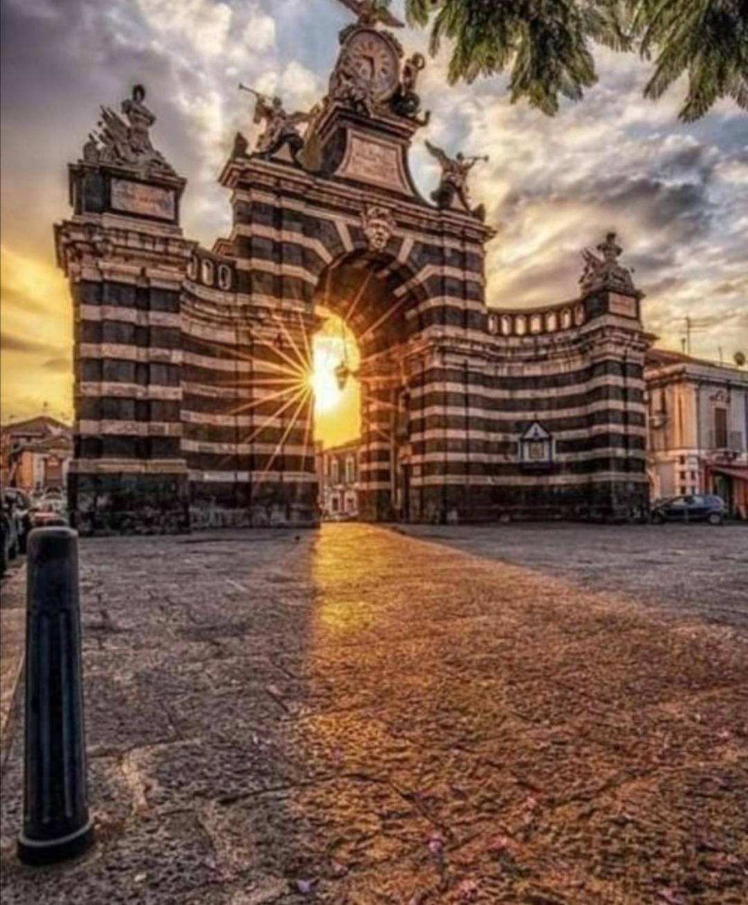 Hotel Chrilu House Aeroporto di Catania Fontana Rossa Esterno foto